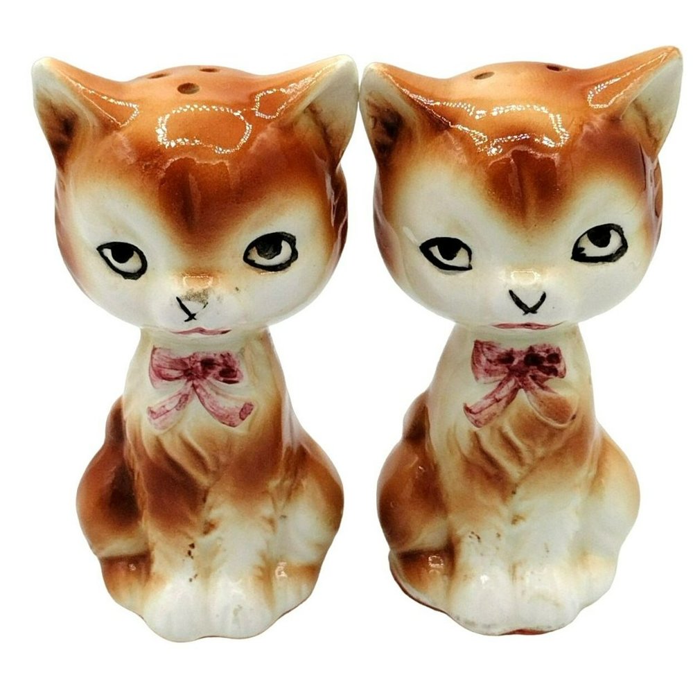 Salt and Pepper Shakers Pretty Cat with Ribbon Vintage Japan 4 Inch Porcelain